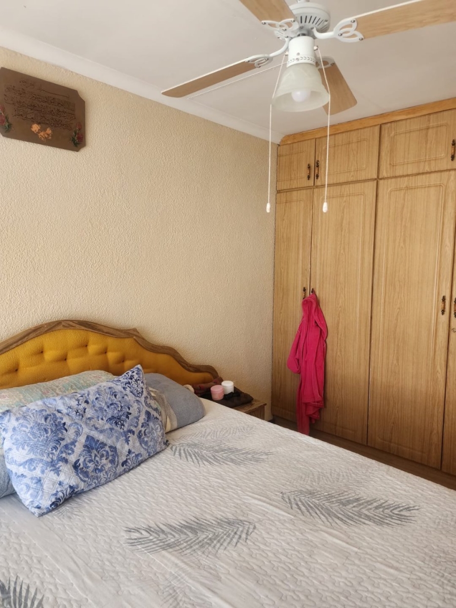 6 Bedroom Property for Sale in Manzil Park North West